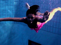 Zlata Oduvanchik Swims In A Pink Top And Undresses